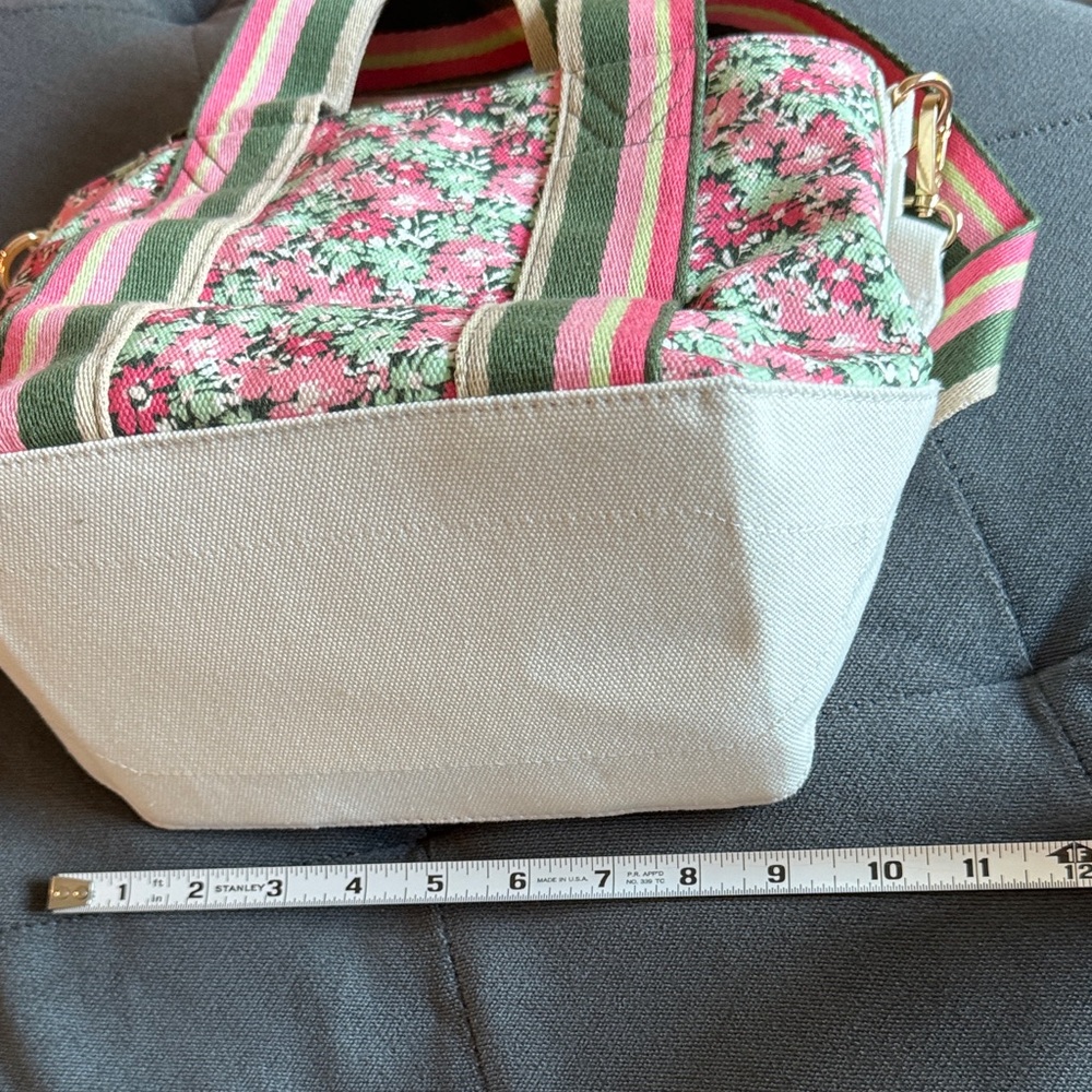 Vineyard Vines Pink and Green Floral Tote - Picture 6 of 8